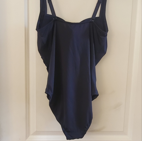 Sea level Eco Essentials Twist Front One Piece size 12 - Picture 3 of 7